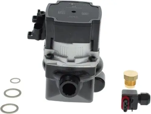 Bosch Pumpe mit Anschlussstück, Elektromotor, drei Dichtungsringen und einem weiteren Zubehörteil. Das Produkt ist schwarz mit silbernen Elementen.